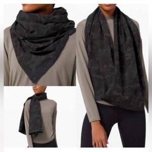 Lululemon customizable snap scarf vinyasa scarf